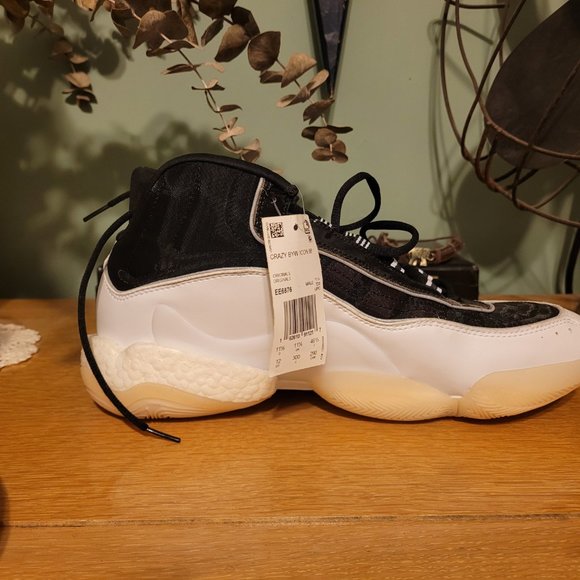 kobe bryant yeezy shoes